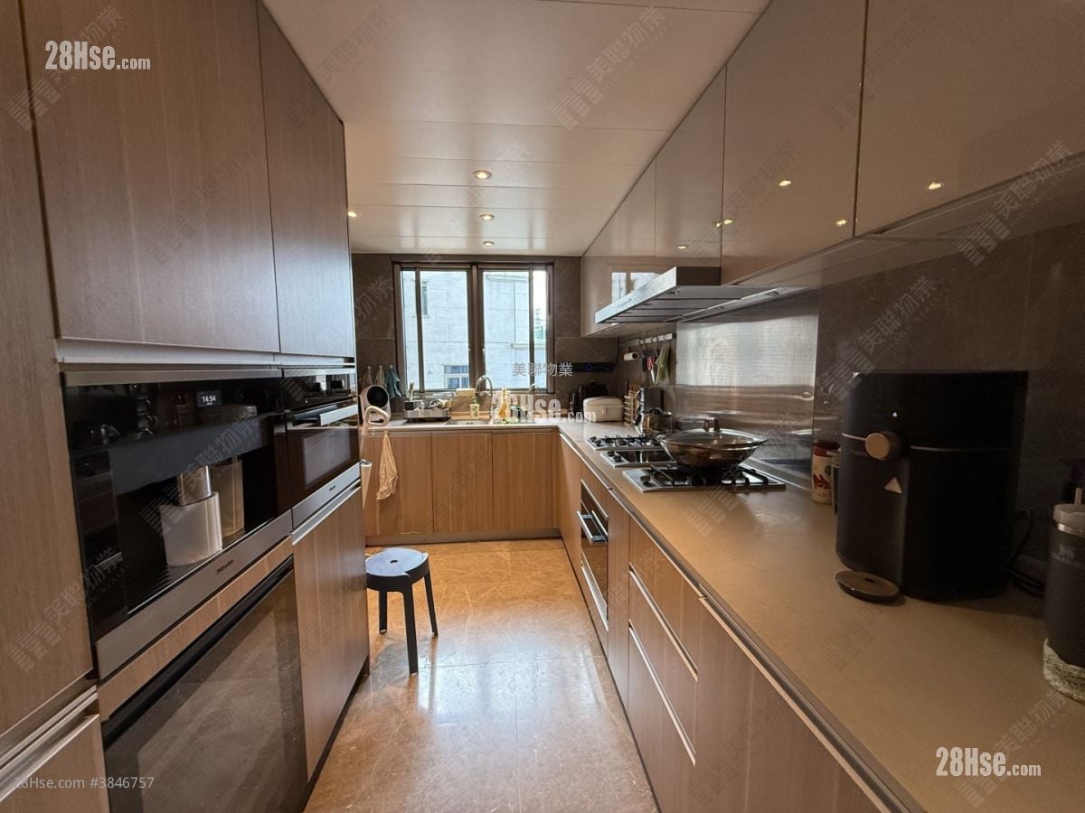 Altissimo Rental 4 Bedrooms , 4 Bathrooms 1,490 ft²