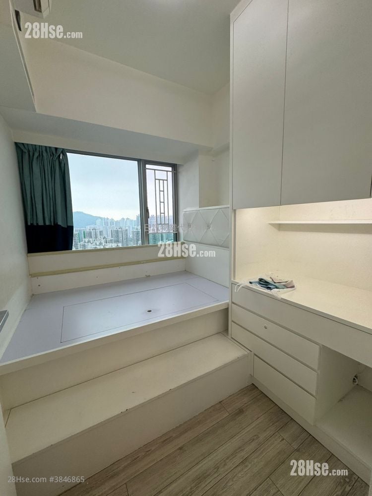 City Point Rental 3 Bedrooms , 2 Bathrooms 664 ft²