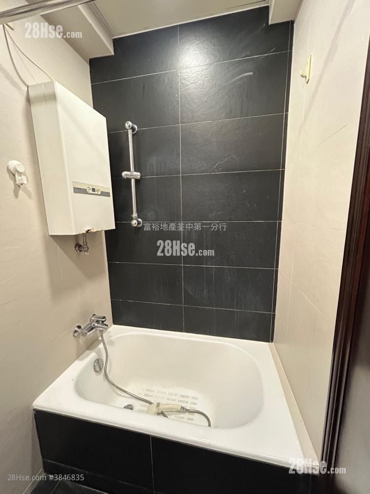 Kam Fung Garden Sell 1 Bathroom 340 ft²