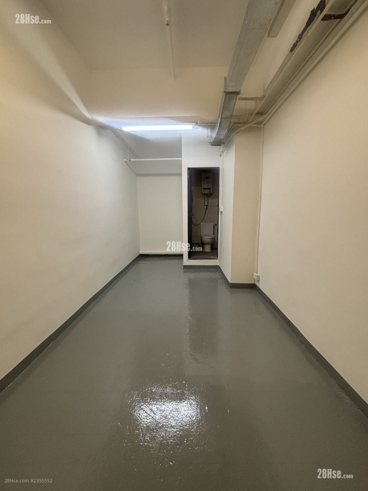 Hang Wai Industrial Centre Rental 1 Toilet 120 ft²