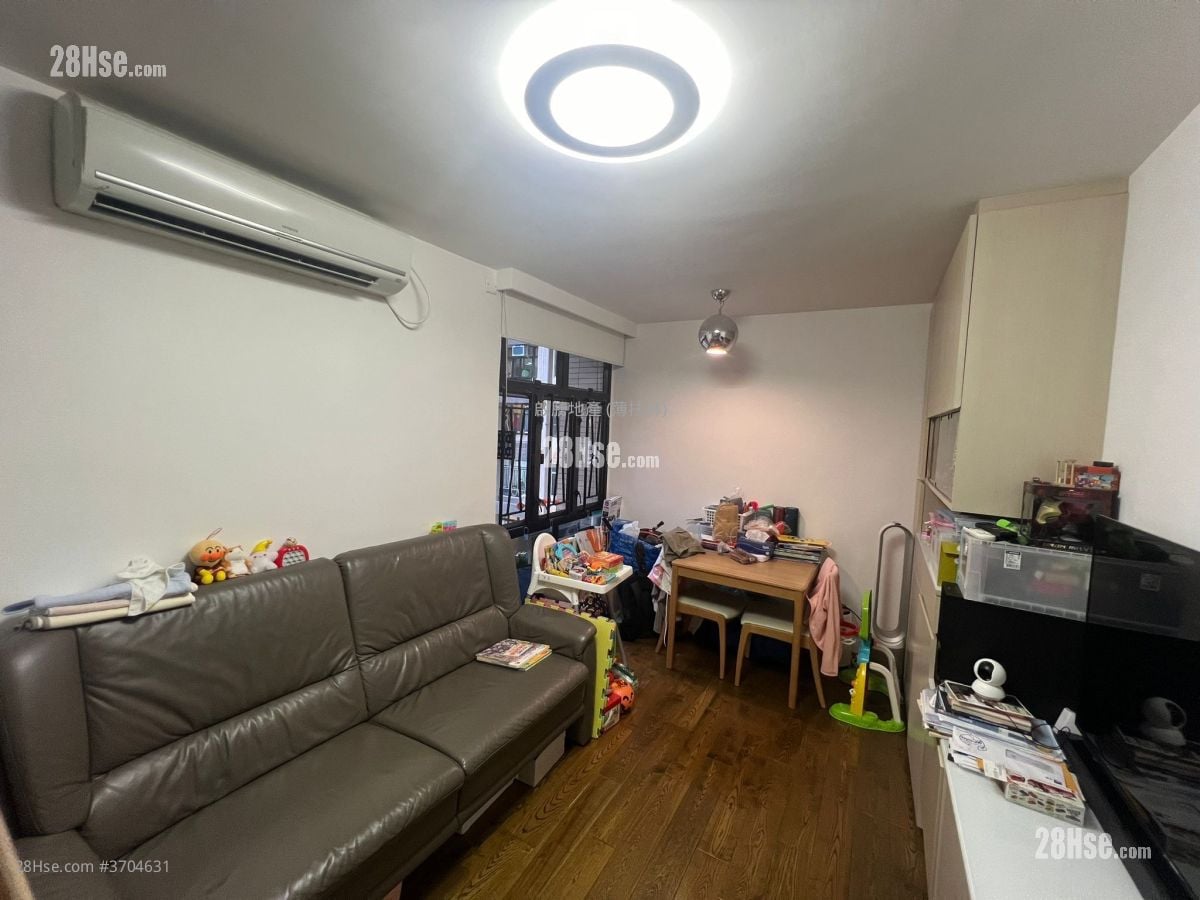 Chi Fu Fa Yuen Sell 2 Bedrooms , 1 Bathroom 439 ft²