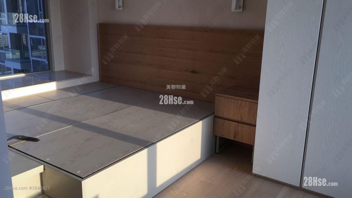 Peninsula East 售盤 3 房 869 平方呎