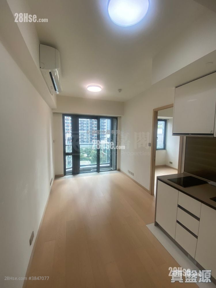 K. Summit Sell 1 Bedroom , 1 Bathroom 331 ft²