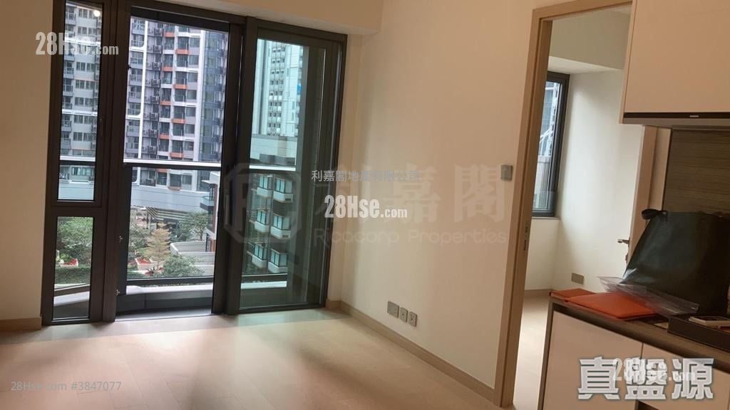 K. Summit Sell 1 Bedroom , 1 Bathroom 331 ft²