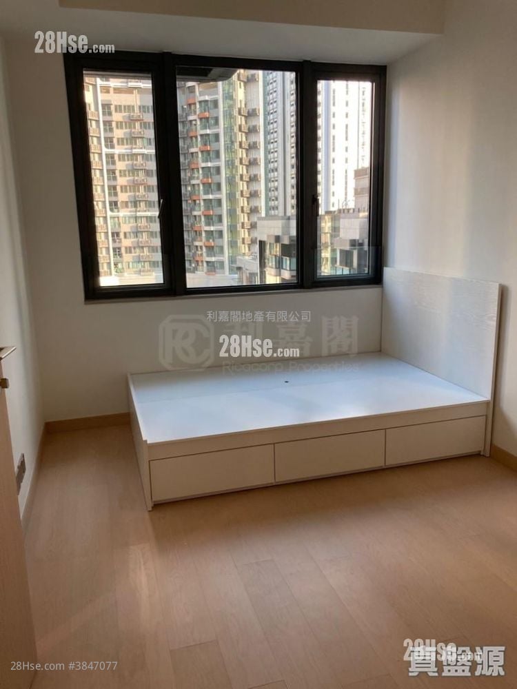 K. Summit Sell 1 Bedroom , 1 Bathroom 331 ft²