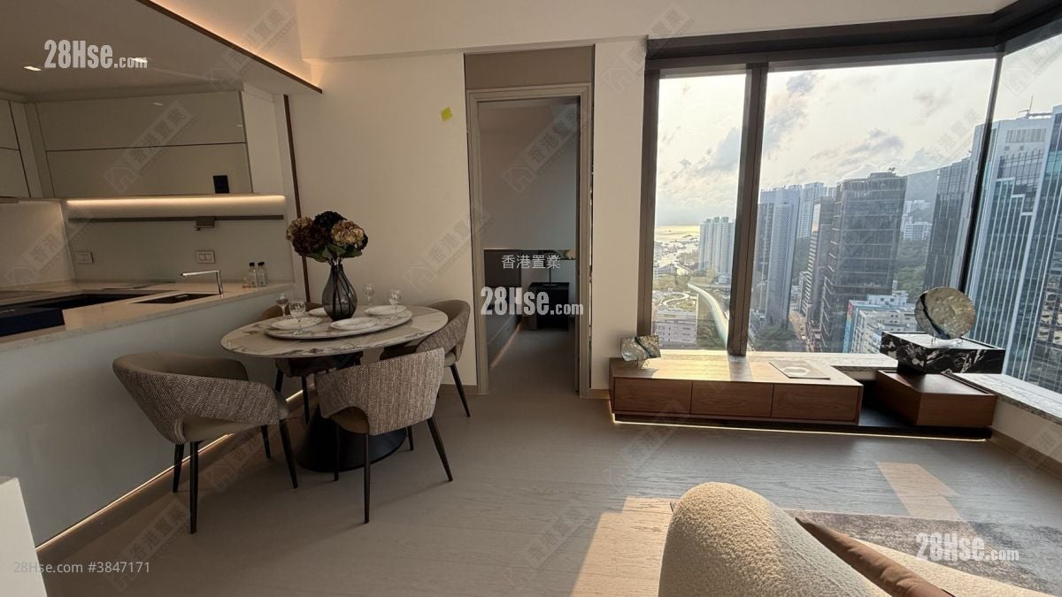 The Southside Sell 2 Bedrooms , 2 Bathrooms 538 ft²