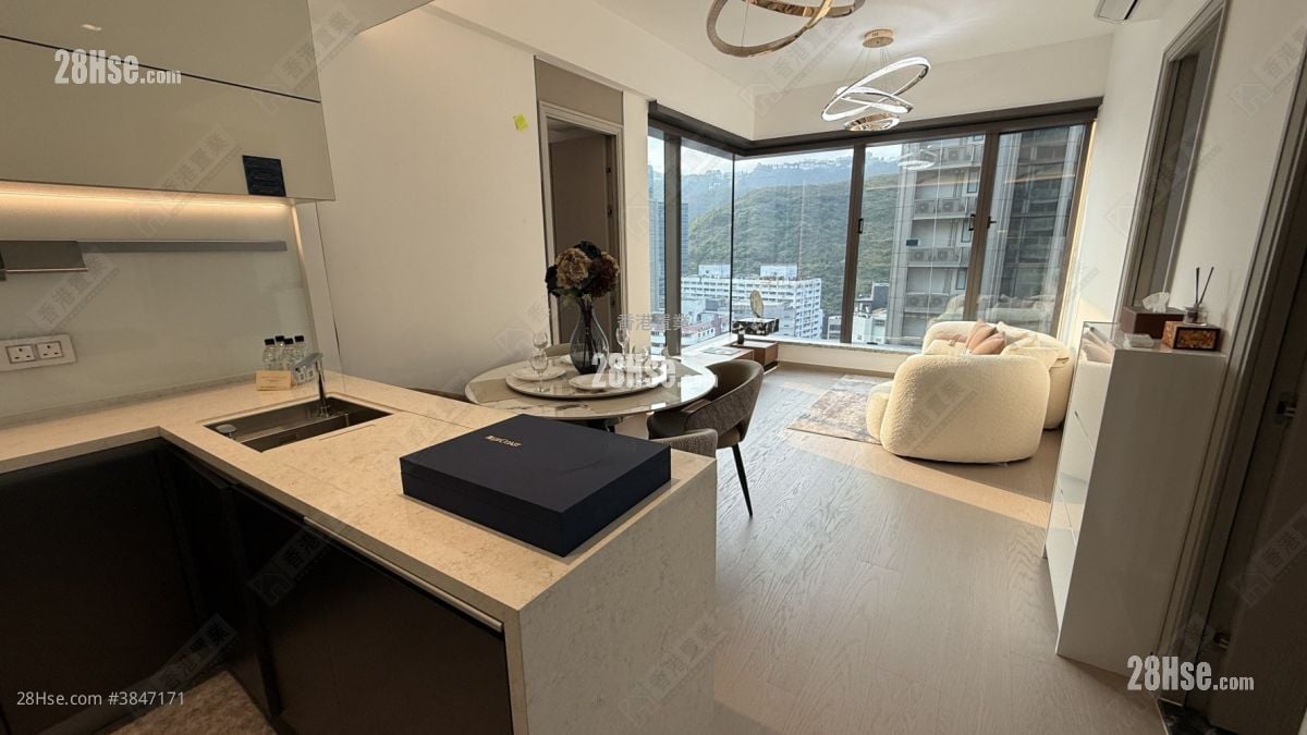 The Southside Sell 2 Bedrooms , 2 Bathrooms 538 ft²