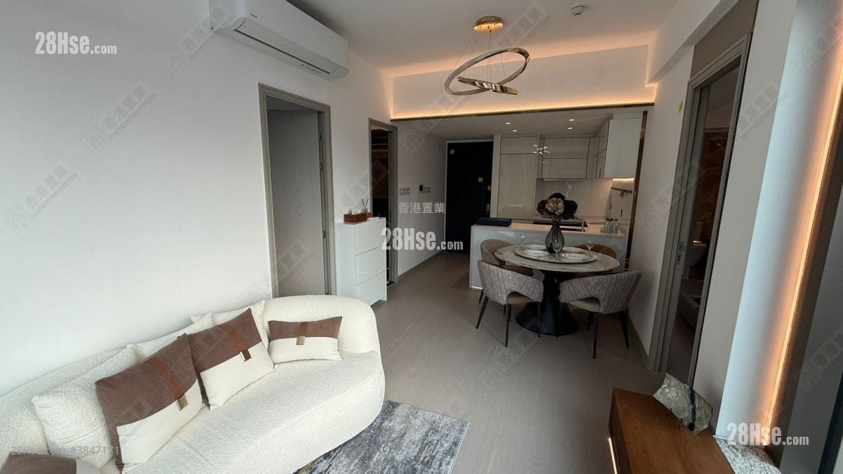 The Southside Sell 2 Bedrooms , 2 Bathrooms 538 ft²