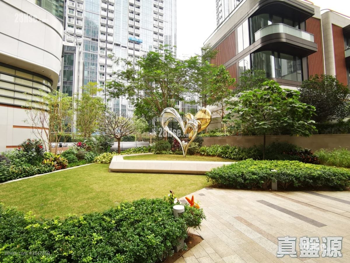 K. Summit Sell 2 Bedrooms , 1 Bathroom 460 ft²