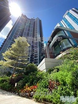 K. Summit Sell 2 Bedrooms , 1 Bathroom 460 ft²