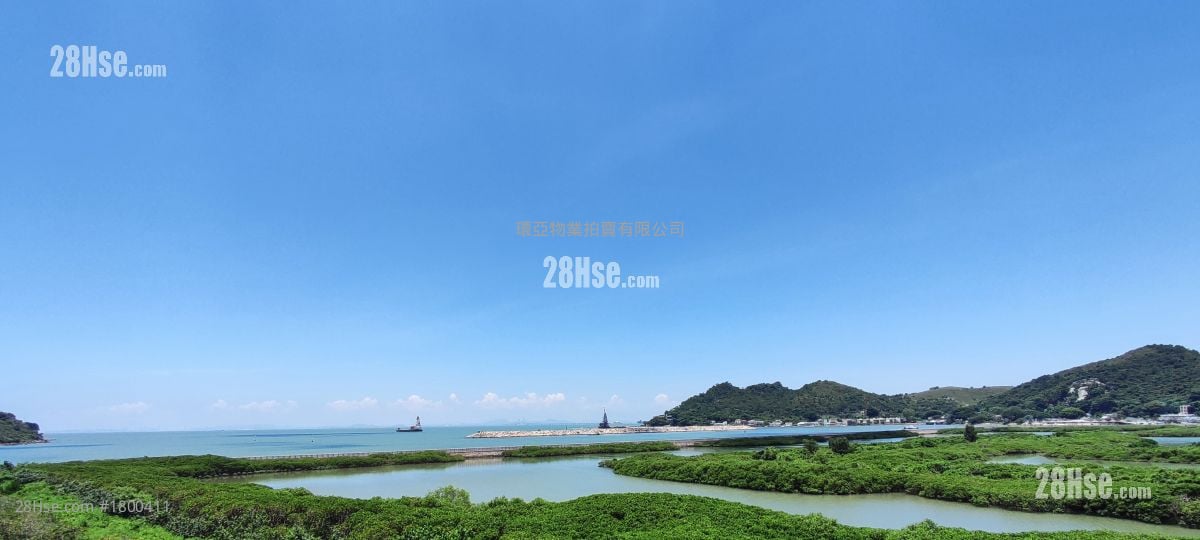 Nam Chung Tsuen Sell 2,100 ft²