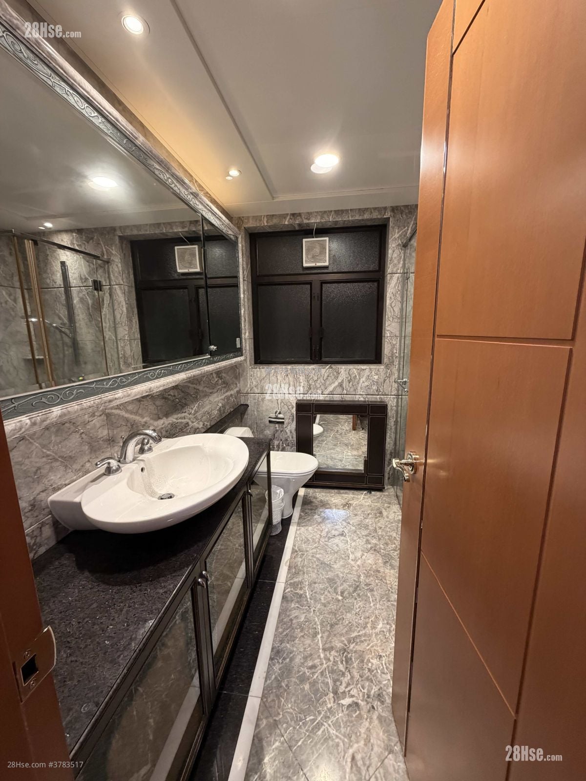 The Arch Rental 3 Bedrooms , 2 Bathrooms 962 ft²