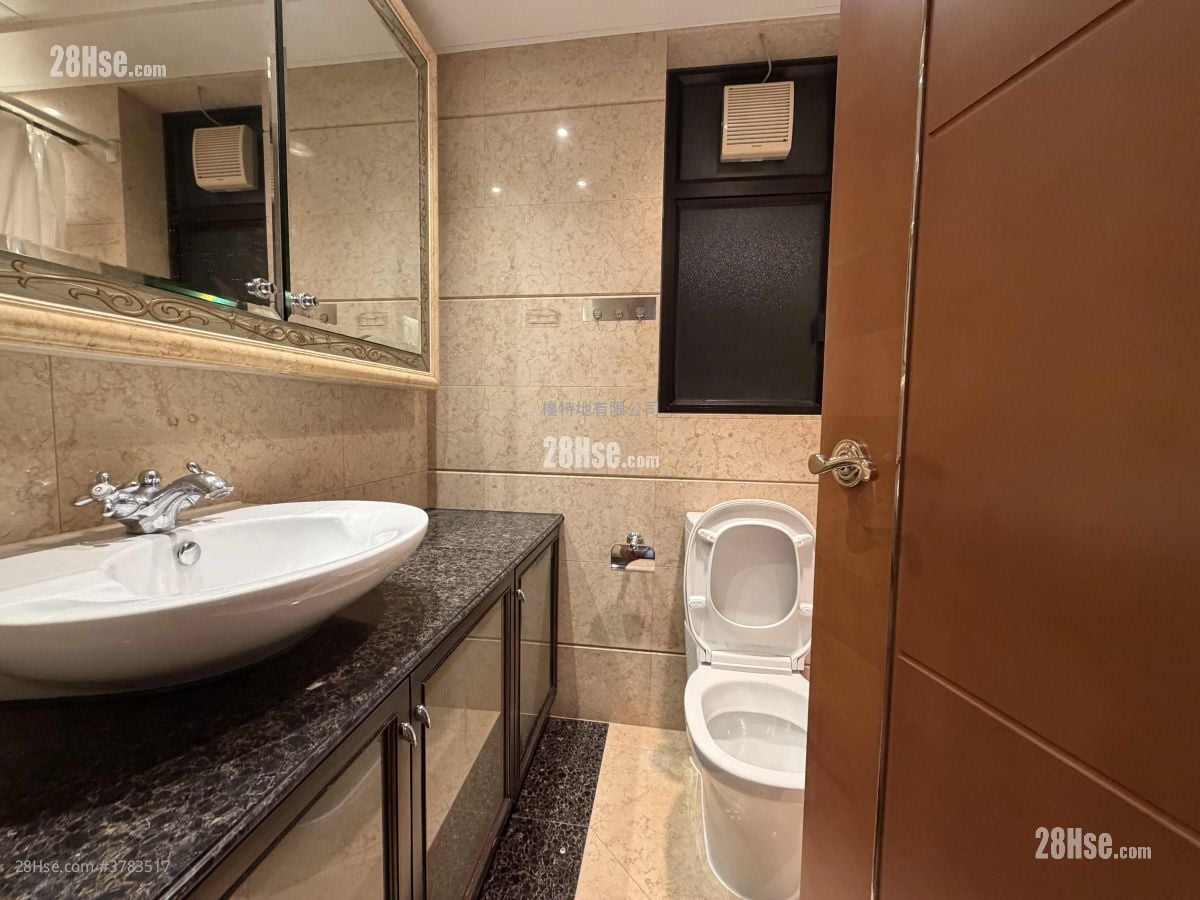 The Arch Rental 3 Bedrooms , 2 Bathrooms 962 ft²