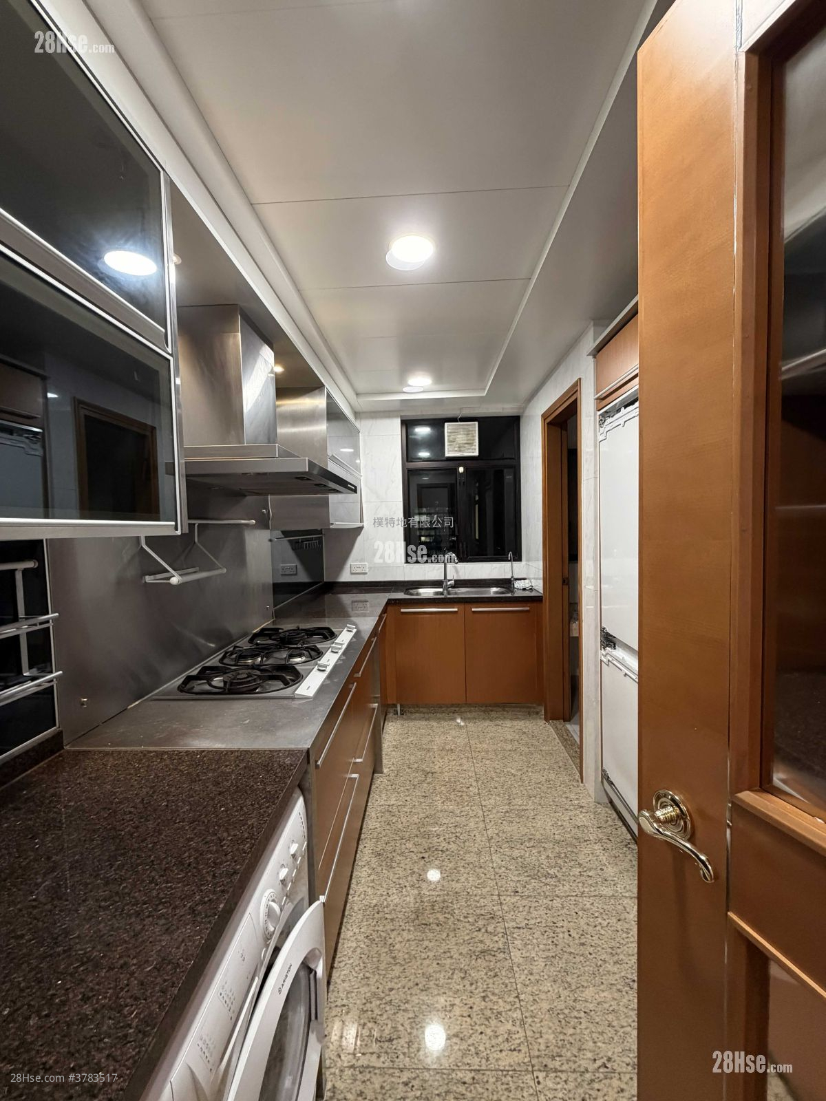 The Arch Rental 3 Bedrooms , 2 Bathrooms 962 ft²