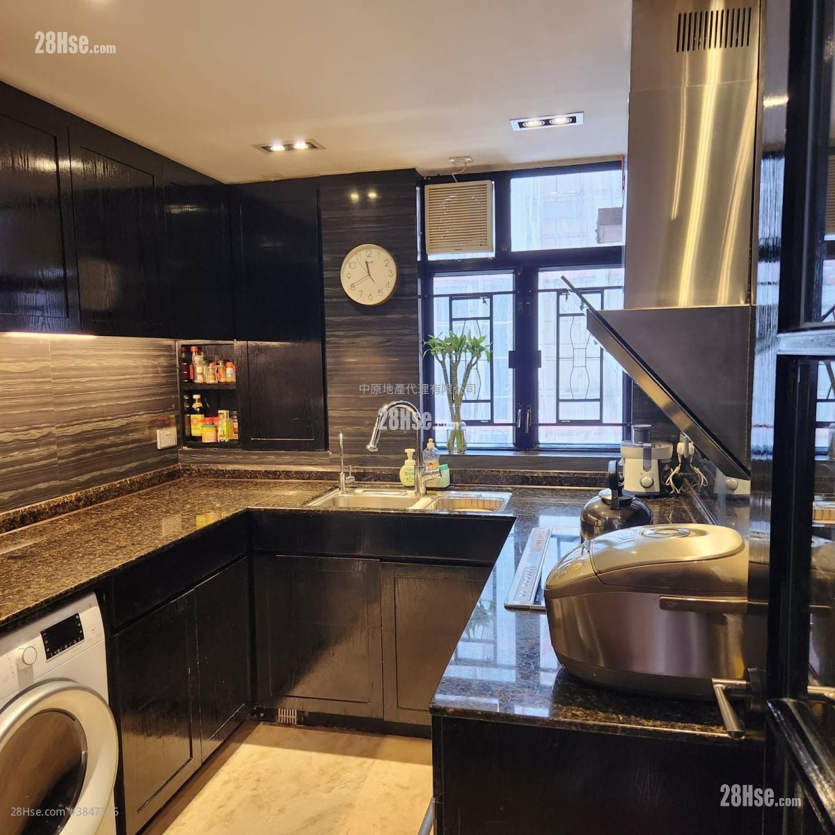 Marconi Court Sell 3 Bedrooms 712 ft²
