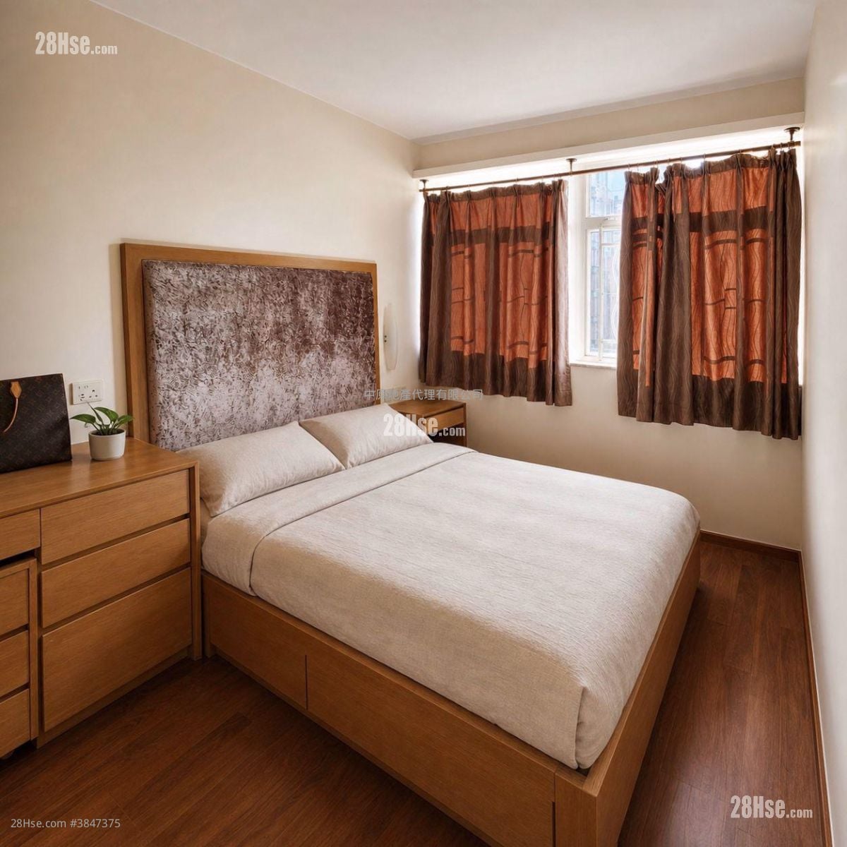 Marconi Court Sell 3 Bedrooms 712 ft²