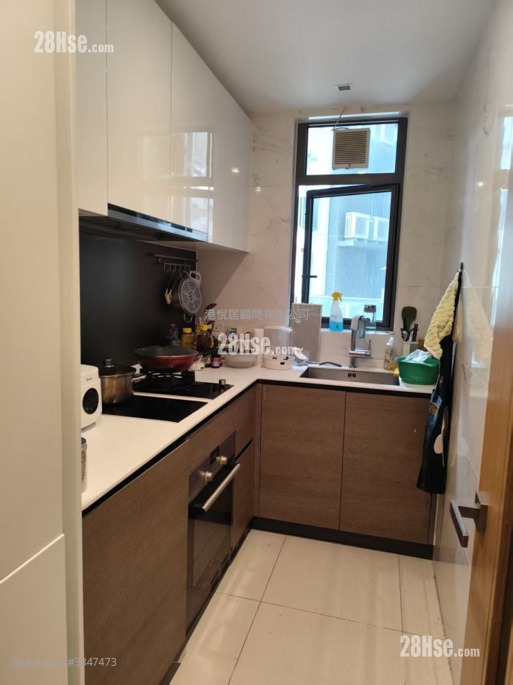The Bloomsway Rental 2 Bedrooms 590 ft²