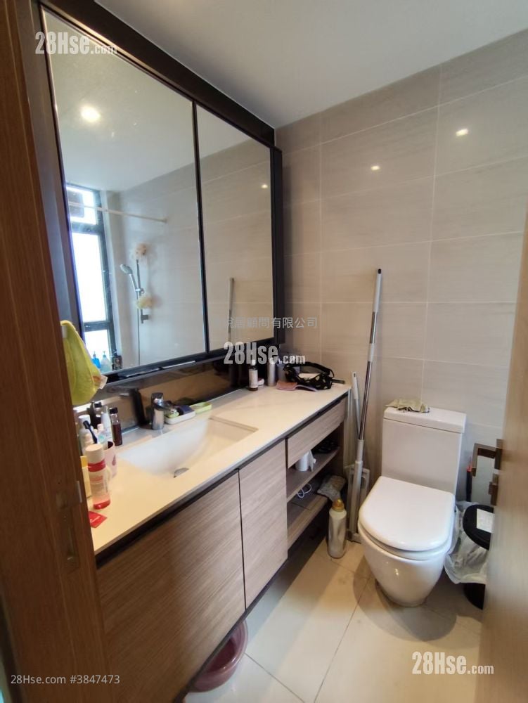 The Bloomsway Rental 2 Bedrooms 590 ft²