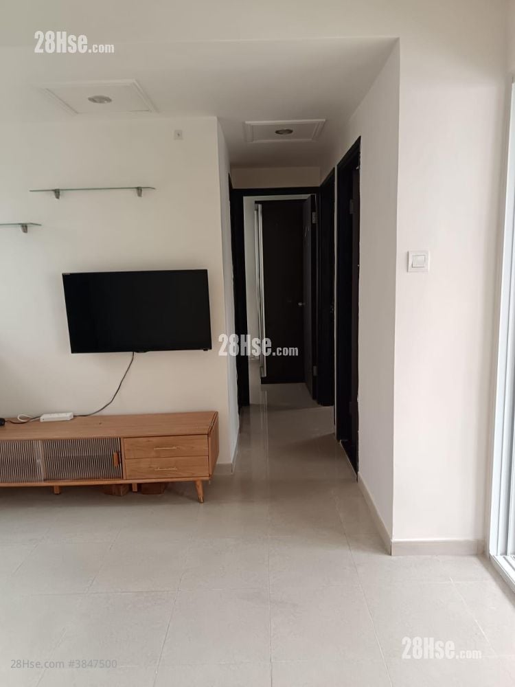 Apartment Rental 3 Bedrooms , 1 Bathroom 433 ft²