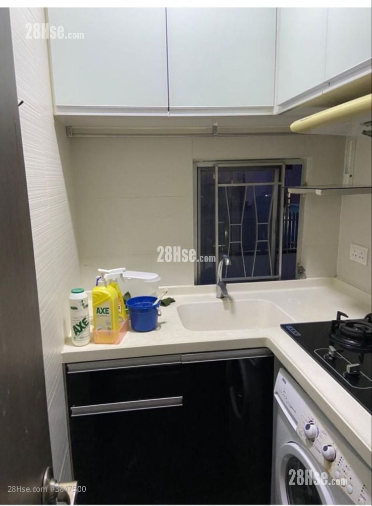 Apartment Rental 3 Bedrooms , 1 Bathroom 433 ft²