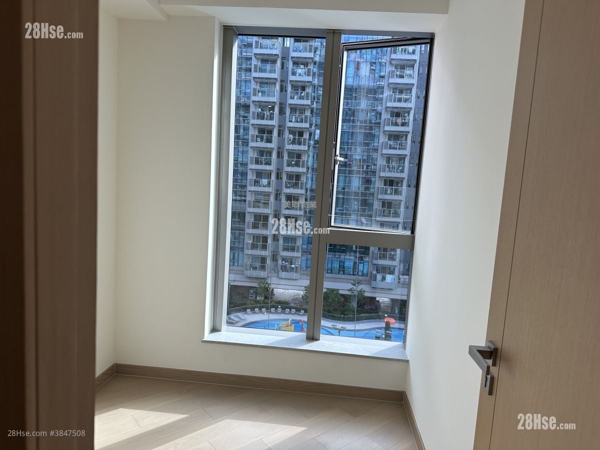 Grand Mayfair  Sell 3 Bedrooms , 3 Bathrooms 767 ft²