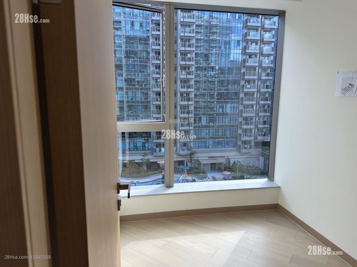 Grand Mayfair  Sell 3 Bedrooms , 3 Bathrooms 767 ft²