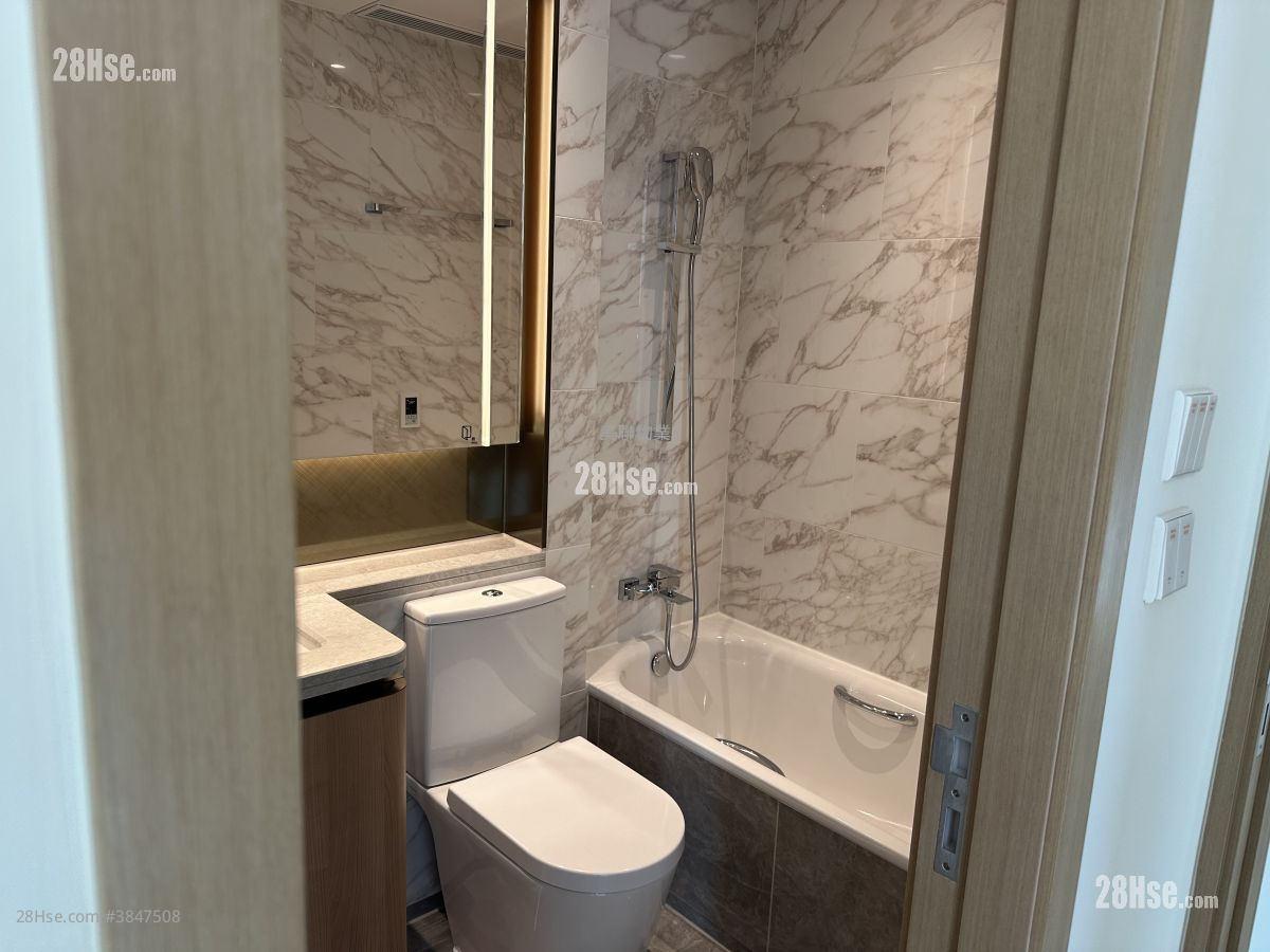 Grand Mayfair  Sell 3 Bedrooms , 3 Bathrooms 767 ft²