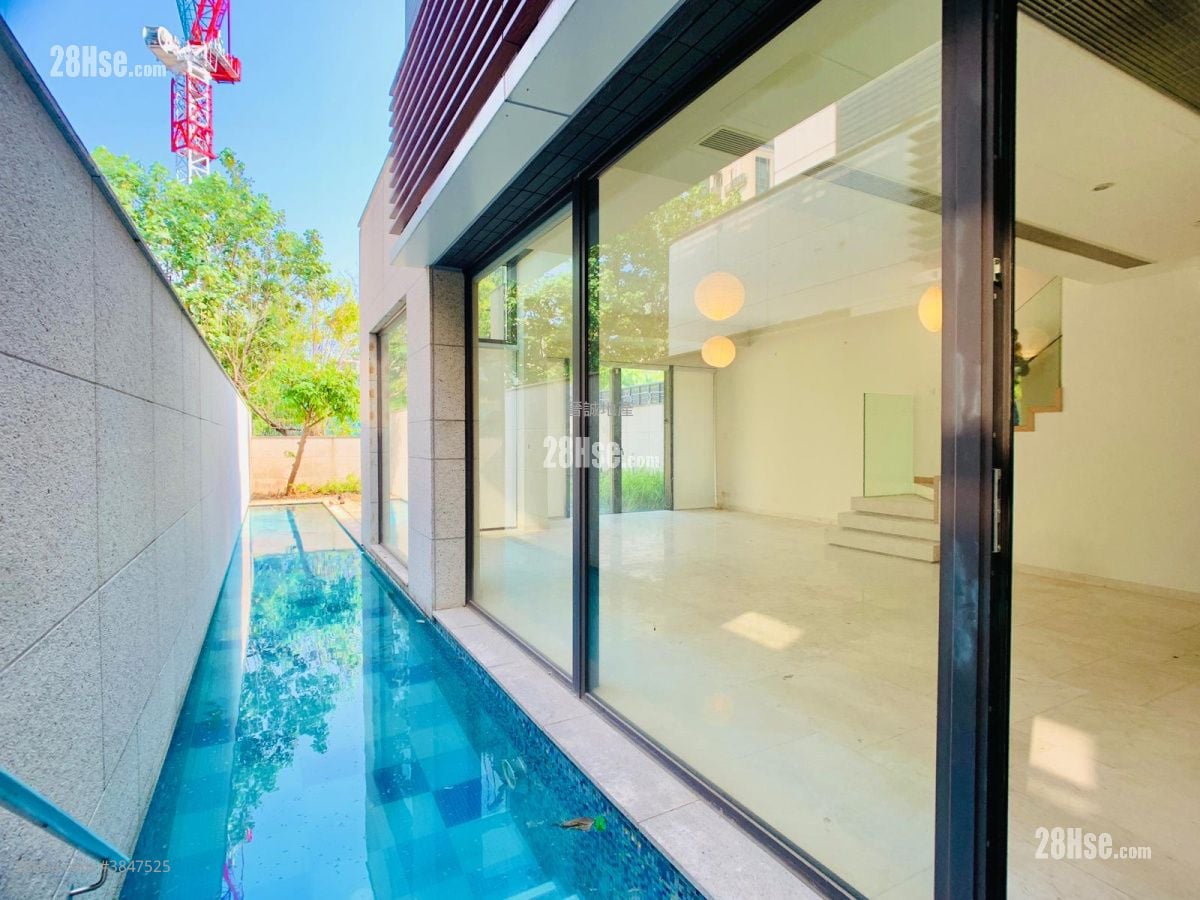Avignon Sell 5+ Bedrooms , 5+ Bathrooms 1,903 ft²