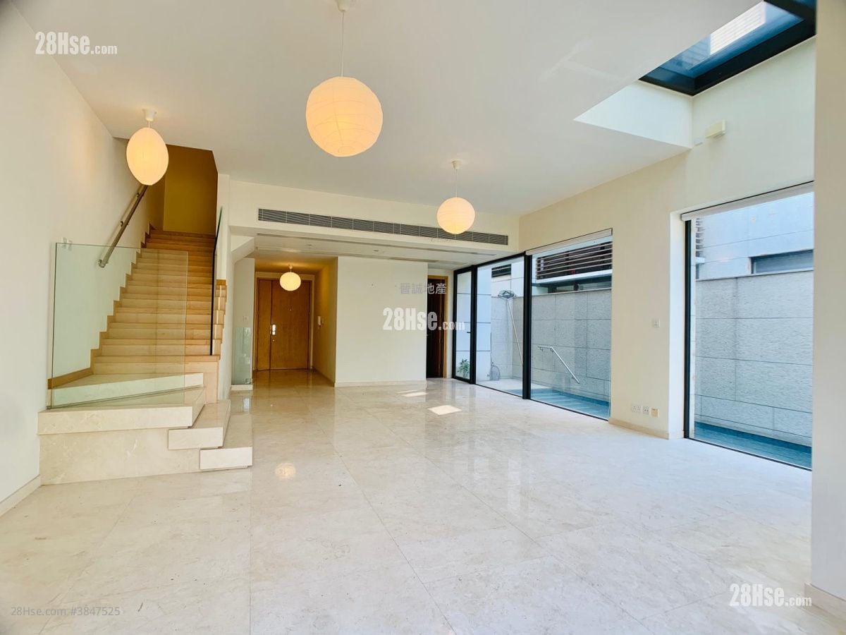 Avignon Sell 5+ Bedrooms , 5+ Bathrooms 1,903 ft²