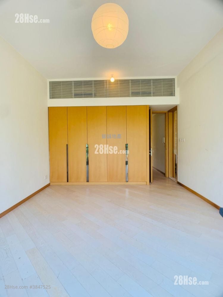 Avignon Sell 5+ Bedrooms , 5+ Bathrooms 1,903 ft²