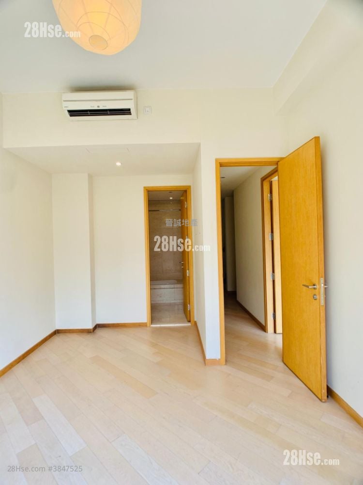 Avignon Sell 5+ Bedrooms , 5+ Bathrooms 1,903 ft²