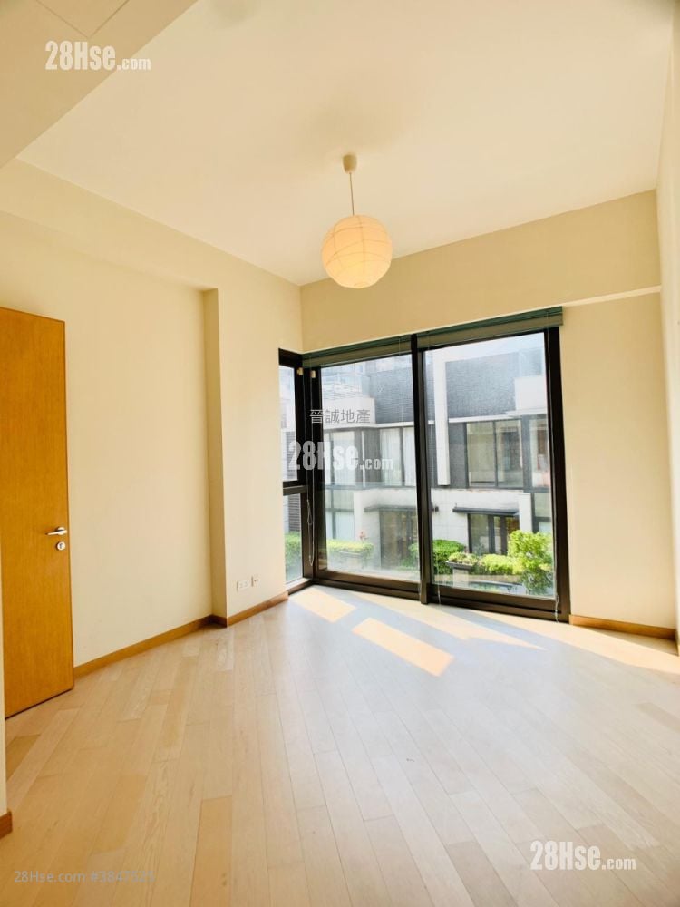 Avignon Sell 5+ Bedrooms , 5+ Bathrooms 1,903 ft²