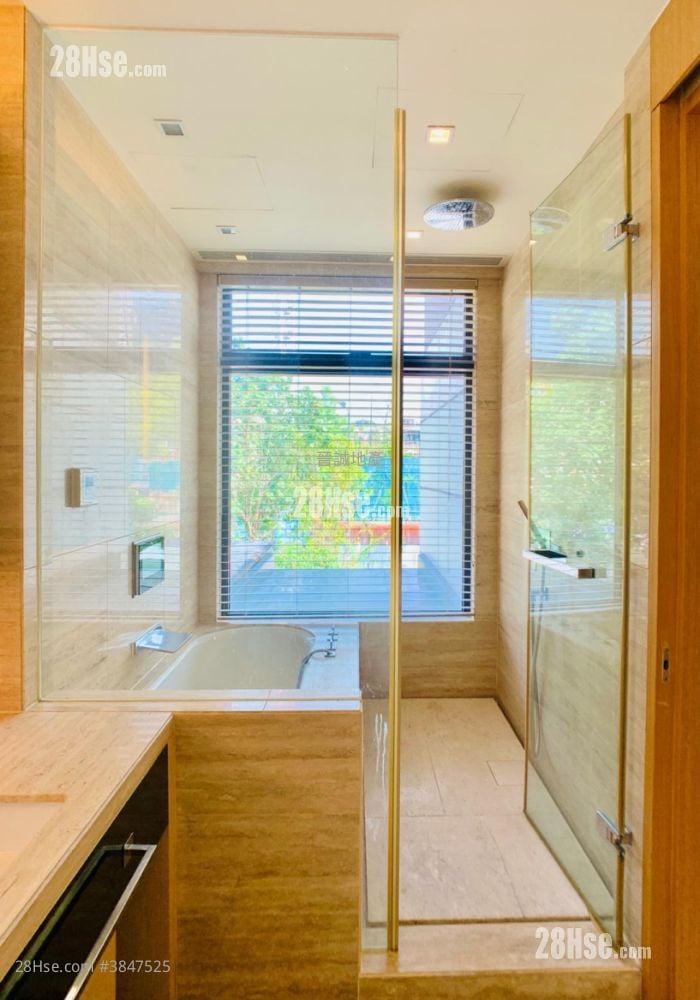 Avignon Sell 5+ Bedrooms , 5+ Bathrooms 1,903 ft²