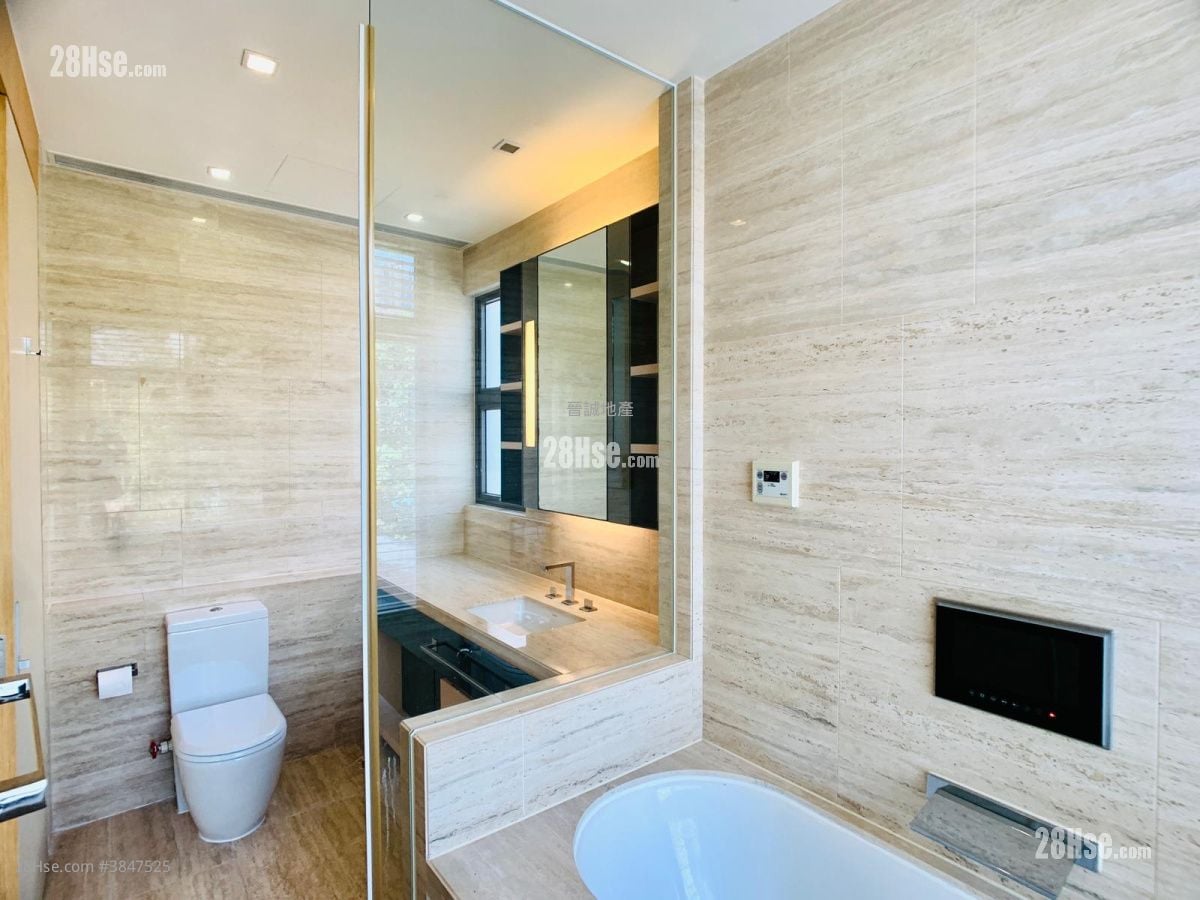Avignon Sell 5+ Bedrooms , 5+ Bathrooms 1,903 ft²