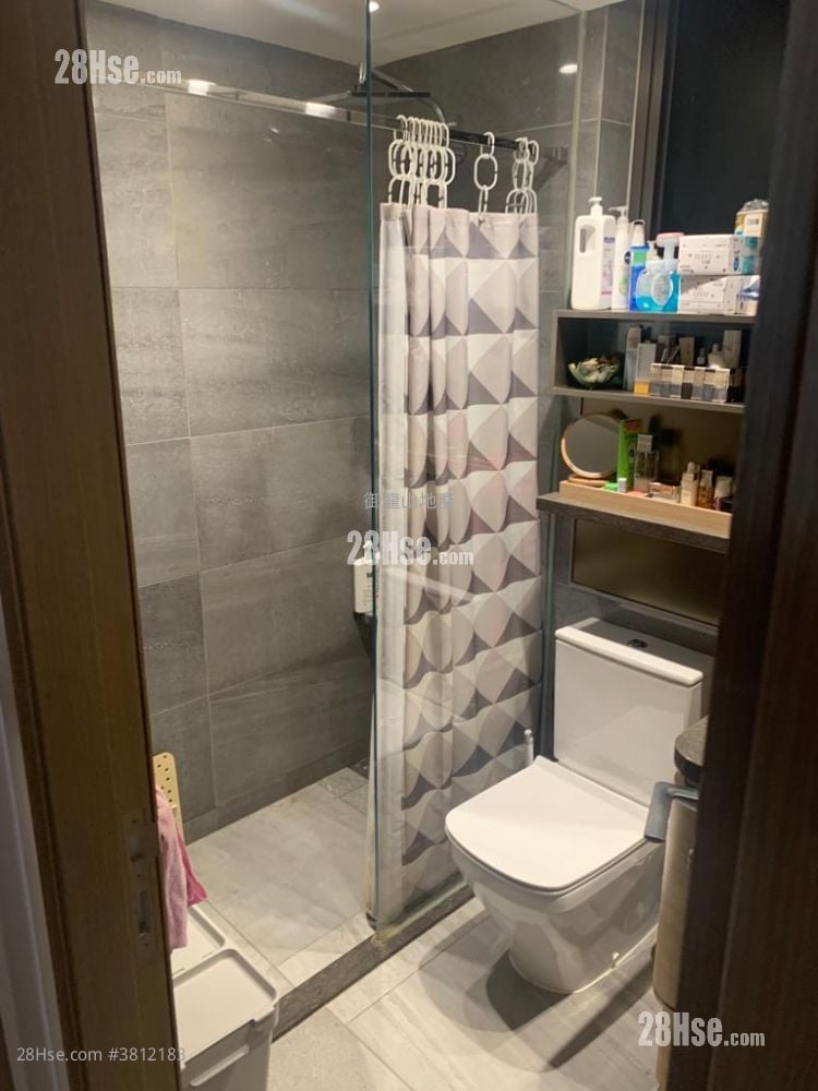 Solaria Sell 3 Bedrooms , 1 Bathroom 595 ft²