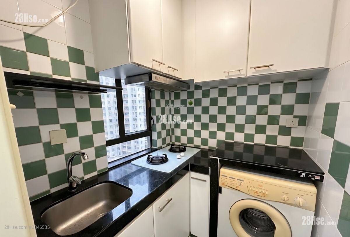Wai Wah Centre Sell 2 Bedrooms , 1 Bathroom 358 ft²