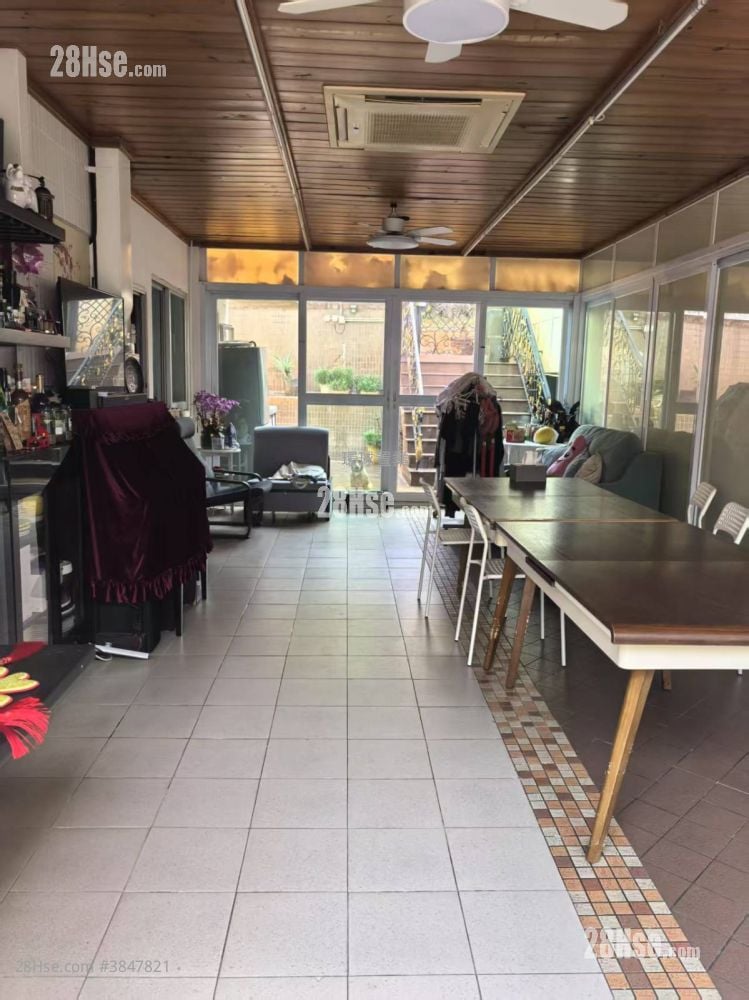 Village Sell 5+ Bedrooms