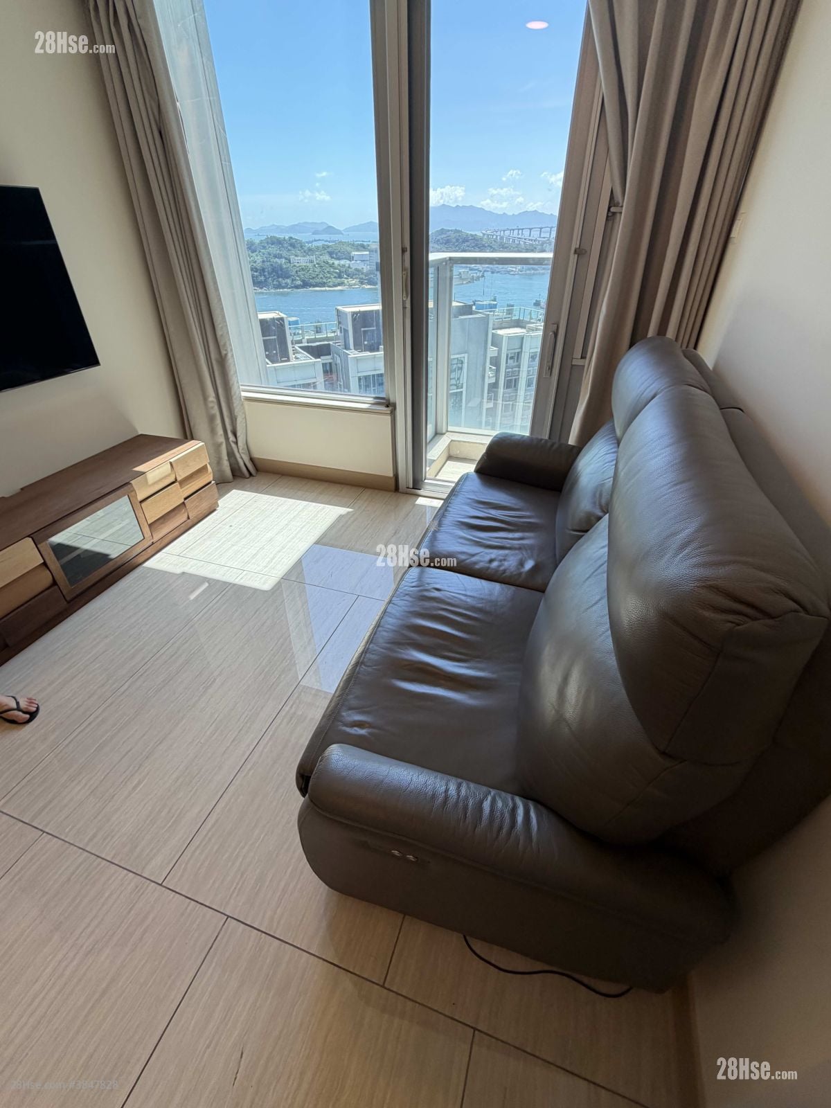 Cullinan West Sell 2 Bedrooms 536 ft²