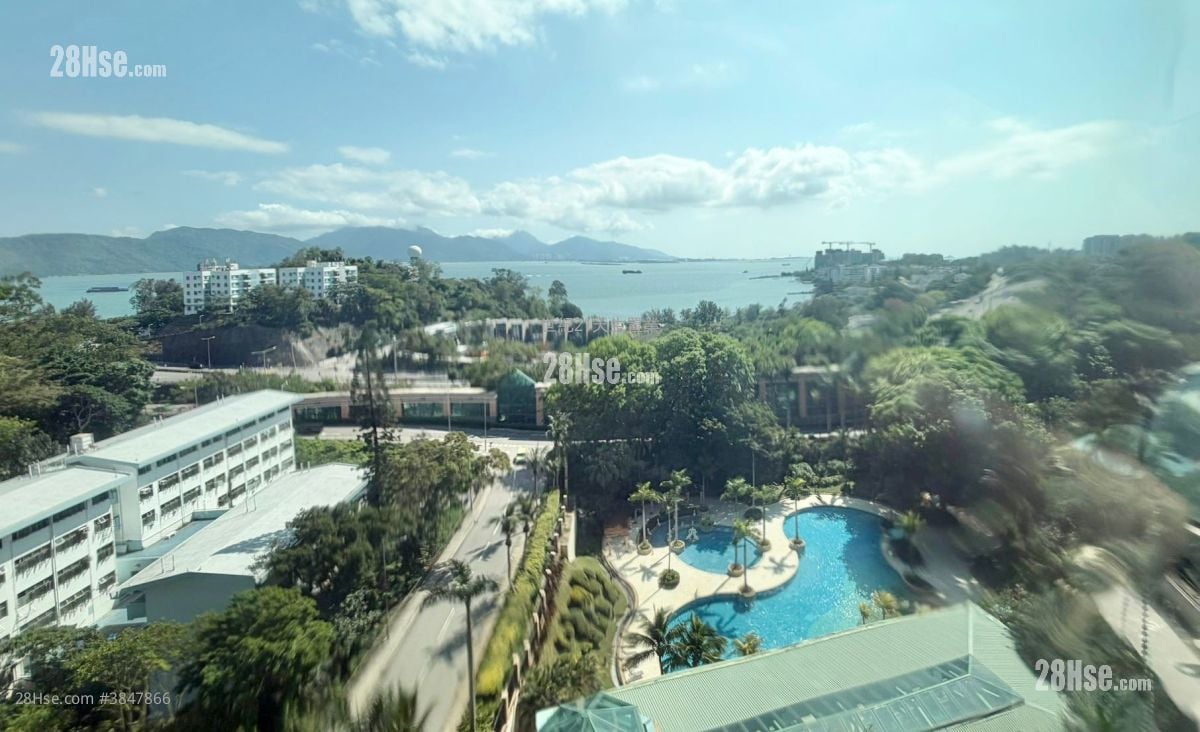 Palatial Coast Sell 4 Bedrooms , 3 Bathrooms 1,212 ft²