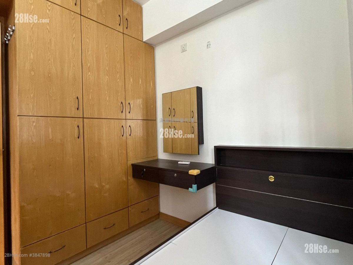 Apartment Rental 2 Bedrooms , 1 Bathroom 328 ft²