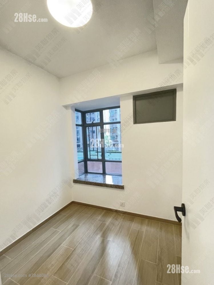 Flora Plaza Sell 2 Bedrooms 413 ft²