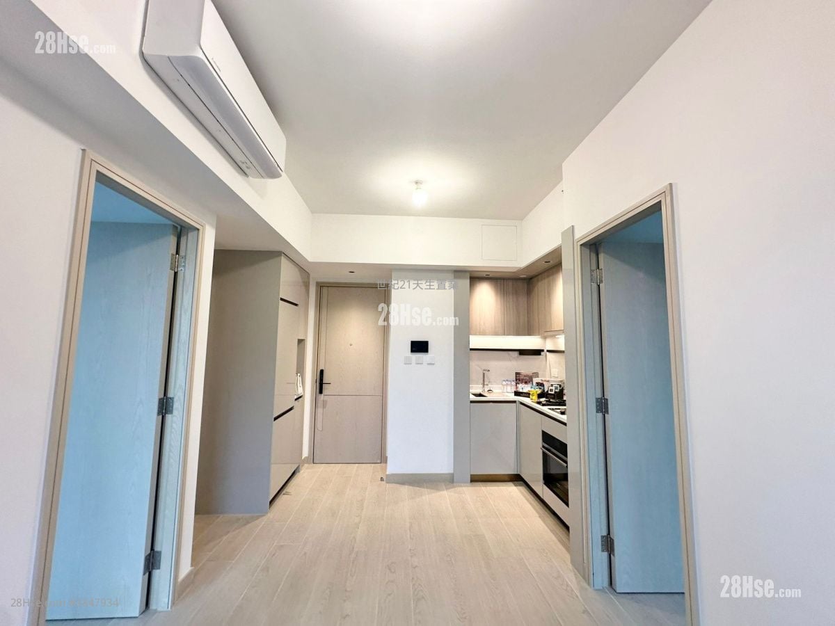 Gold Coast Bay Sell 2 Bedrooms , 1 Bathroom 417 ft²