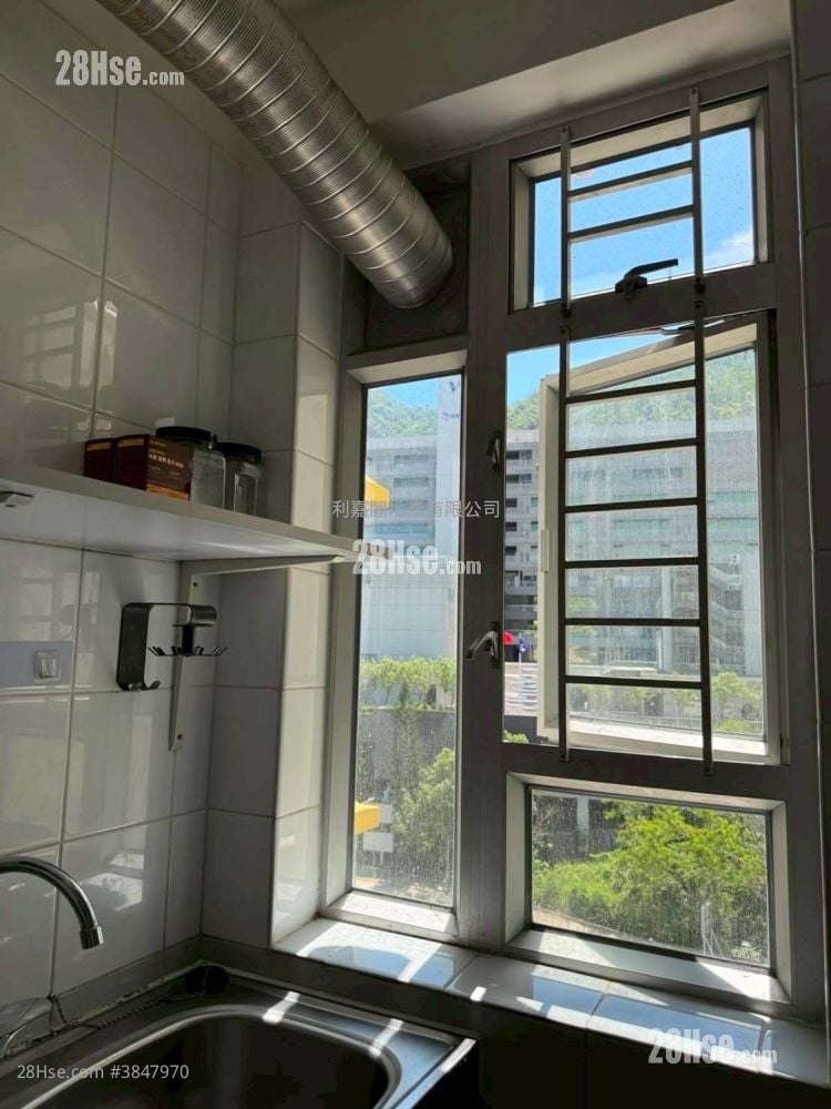 Ching Fu Court Sell 2 Bedrooms 459 ft²