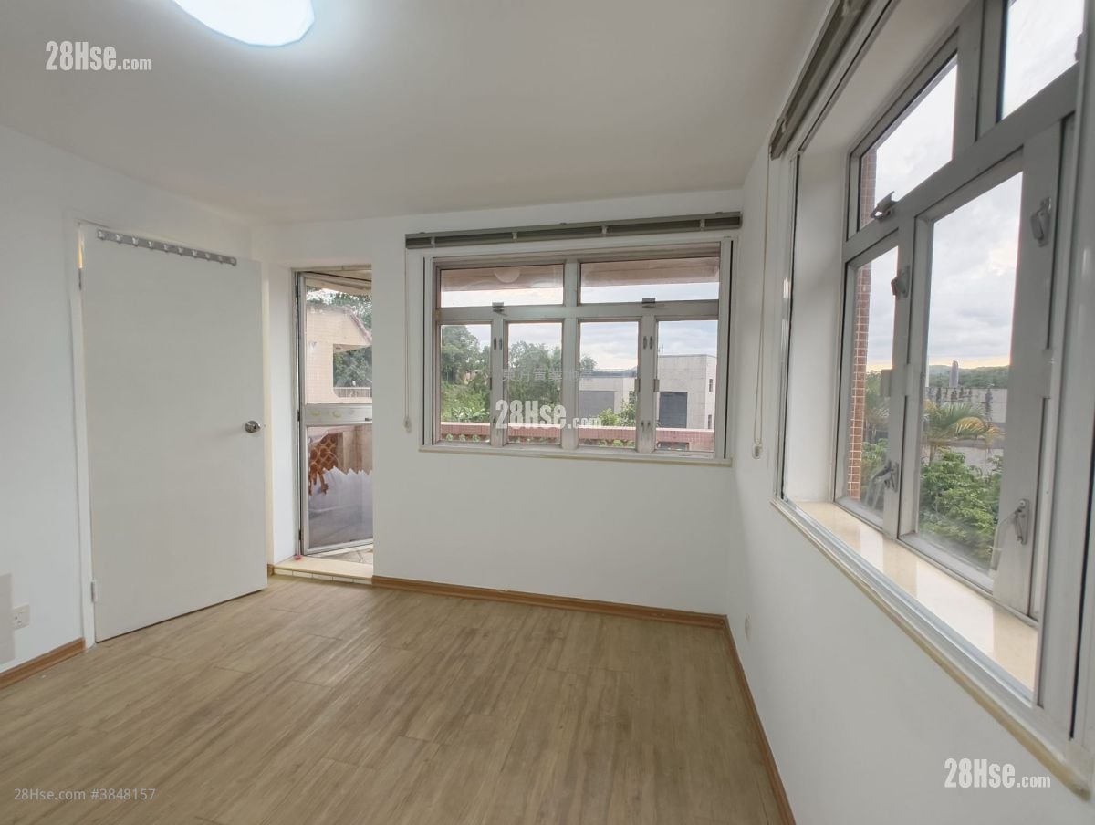 村屋 租盤 3 房 , 1 浴室 700 平方呎