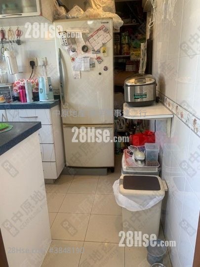 Mei Foo Sun Chuen Sell 3 Bedrooms , 2 Bathrooms 705 ft²