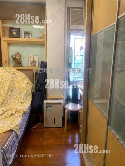 Mei Foo Sun Chuen Sell 3 Bedrooms , 2 Bathrooms 705 ft²