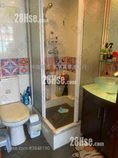 Mei Foo Sun Chuen Sell 3 Bedrooms , 2 Bathrooms 705 ft²