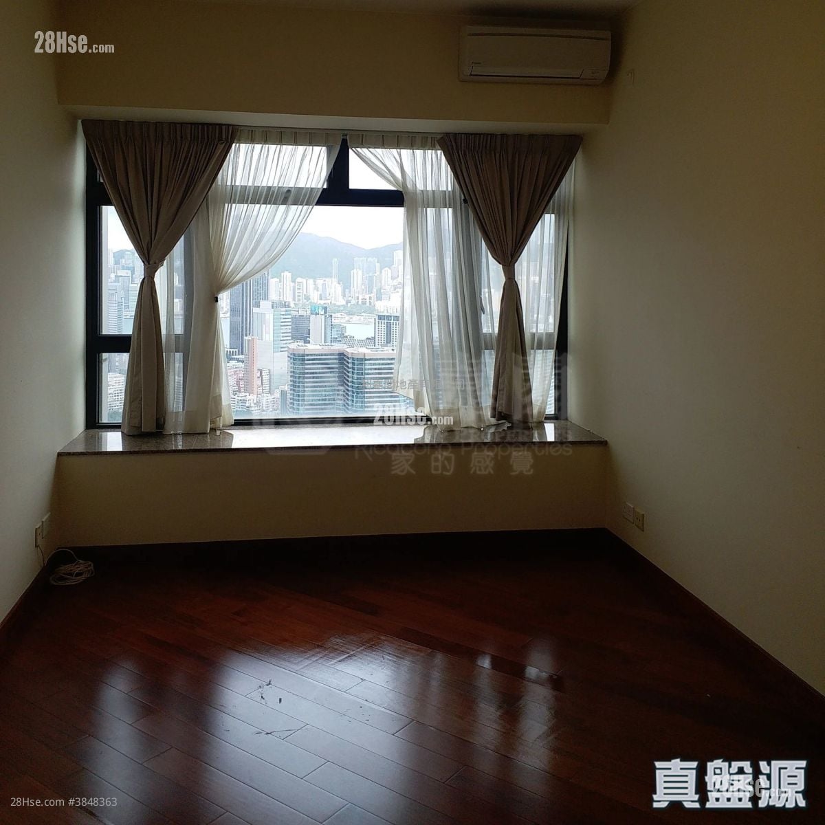 凱旋門 售盤 3 房 , 2 浴室 1,017 平方呎