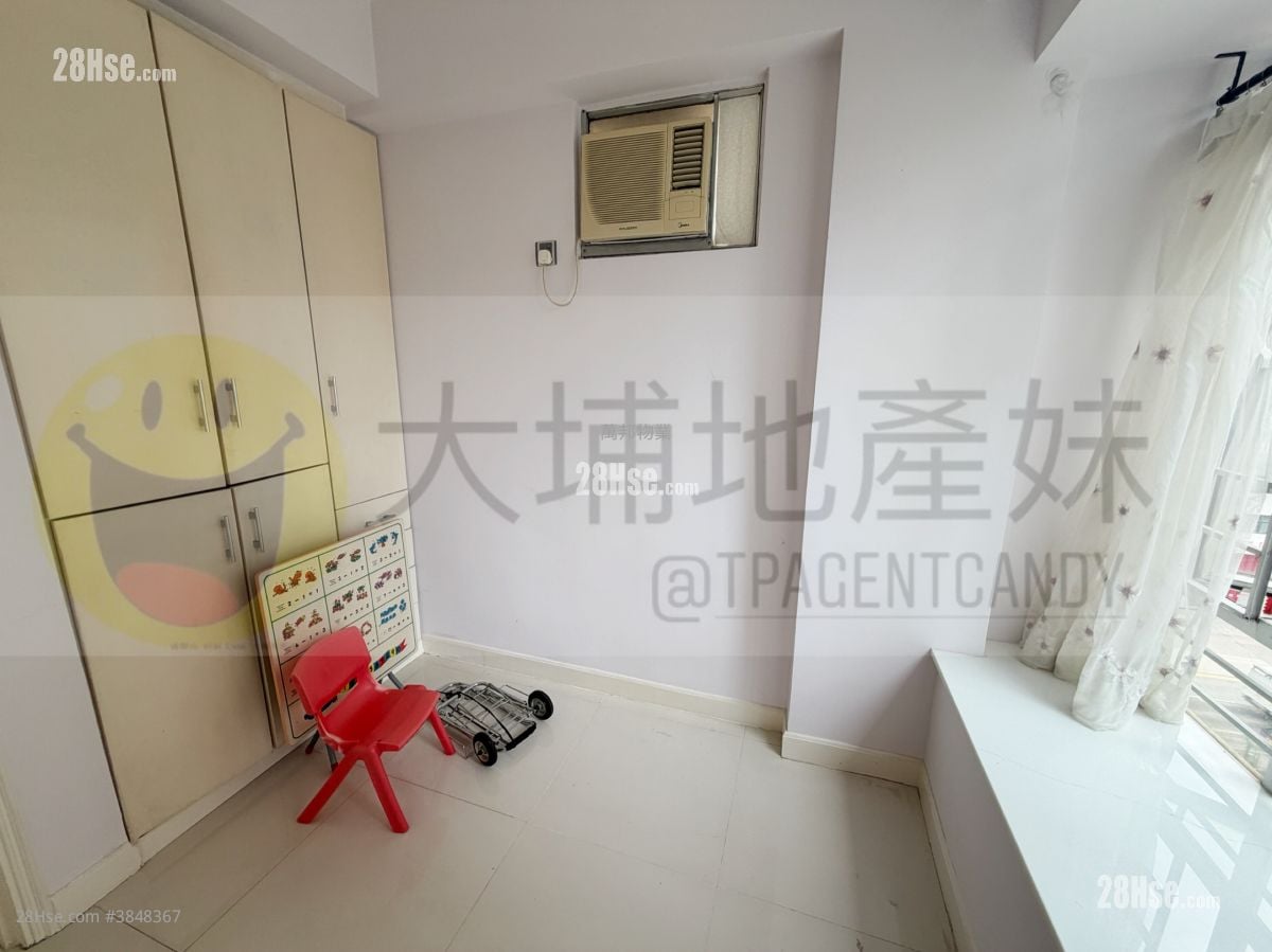 Tai Wo Centre Rental 2 Bedrooms , 1 Bathroom 294 ft²