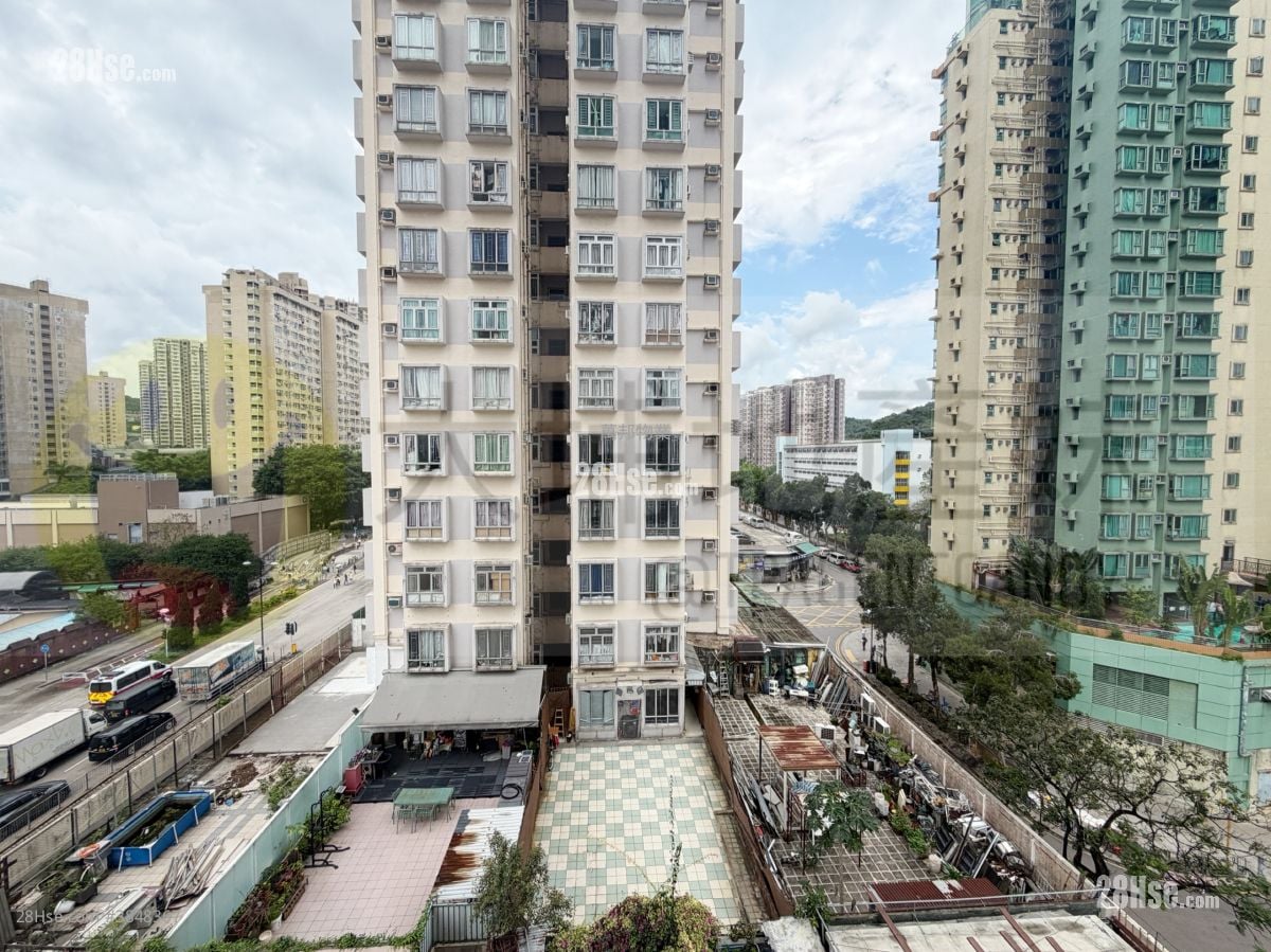 Tai Wo Centre Rental 2 Bedrooms , 1 Bathroom 294 ft²